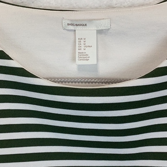 H&M Women’s Size Medium Popover Blouse. - Picture 3 of 11